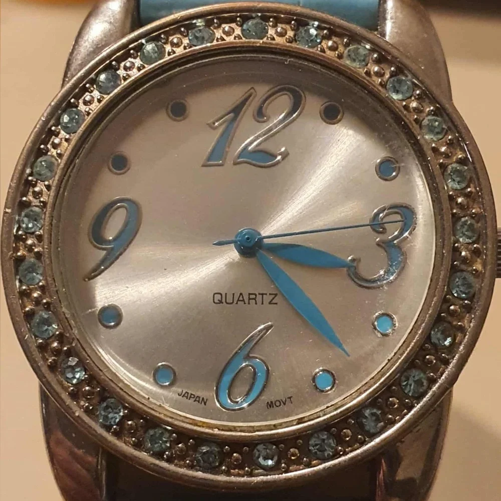 🦋10/$20🦋 Silver/Turquoise Rhinestone Leather Women's Watch